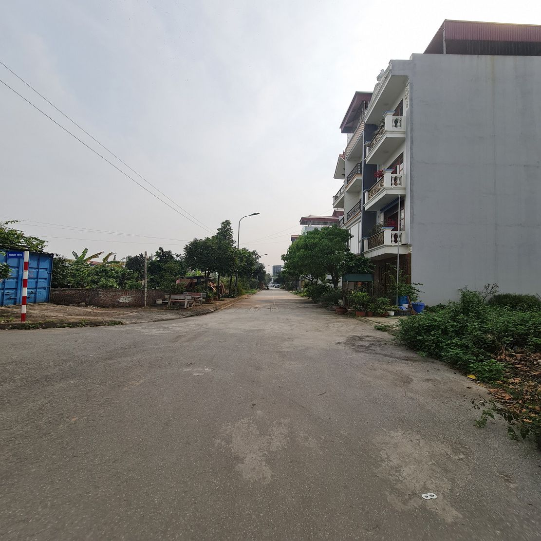 Siêu Gấp Gáp. Biệt thự sân vườn 2 tầng 200m2m đường 18m trung tâm Gia Lâm chỉ 2x nhỏ. Lh 0989894845 - Ảnh 1